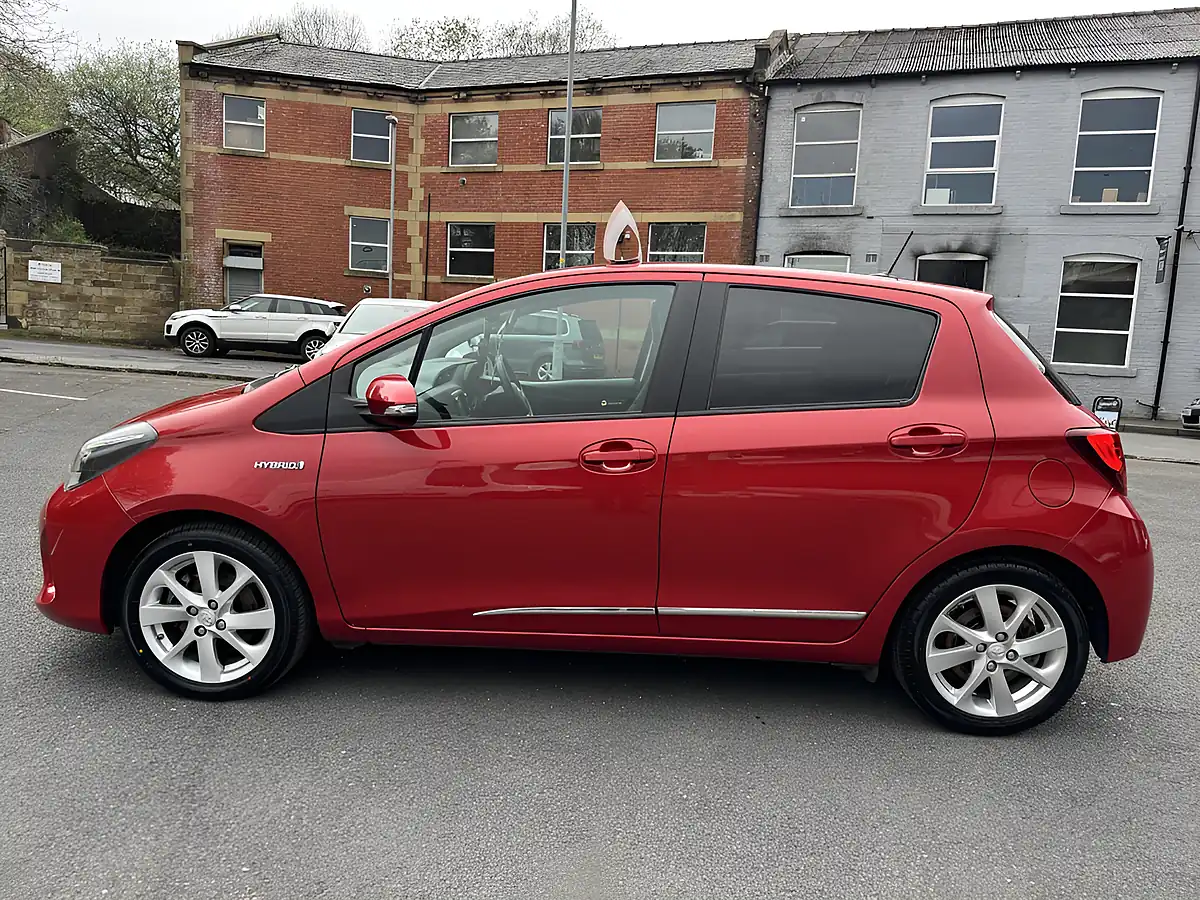 Used 2017 Toyota Yaris Excel M-Drive S Red - Interior and Exterior details 16