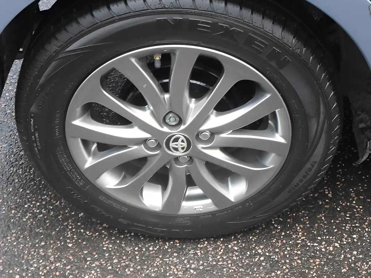 Used 2017 Toyota Yaris Icon Clearwater Blue - Interior and Exterior details 11