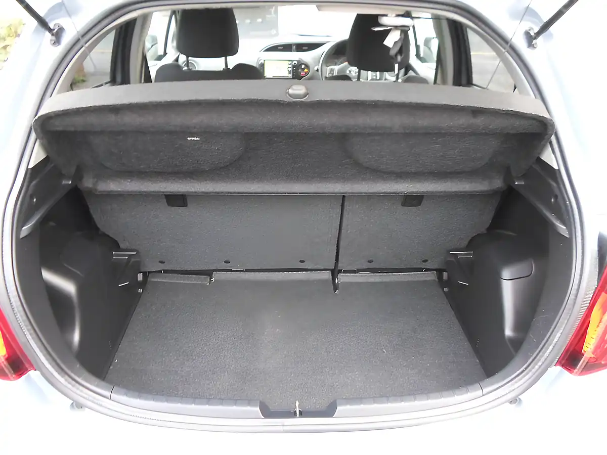 Used 2017 Toyota Yaris Icon Clearwater Blue - Interior and Exterior details 9