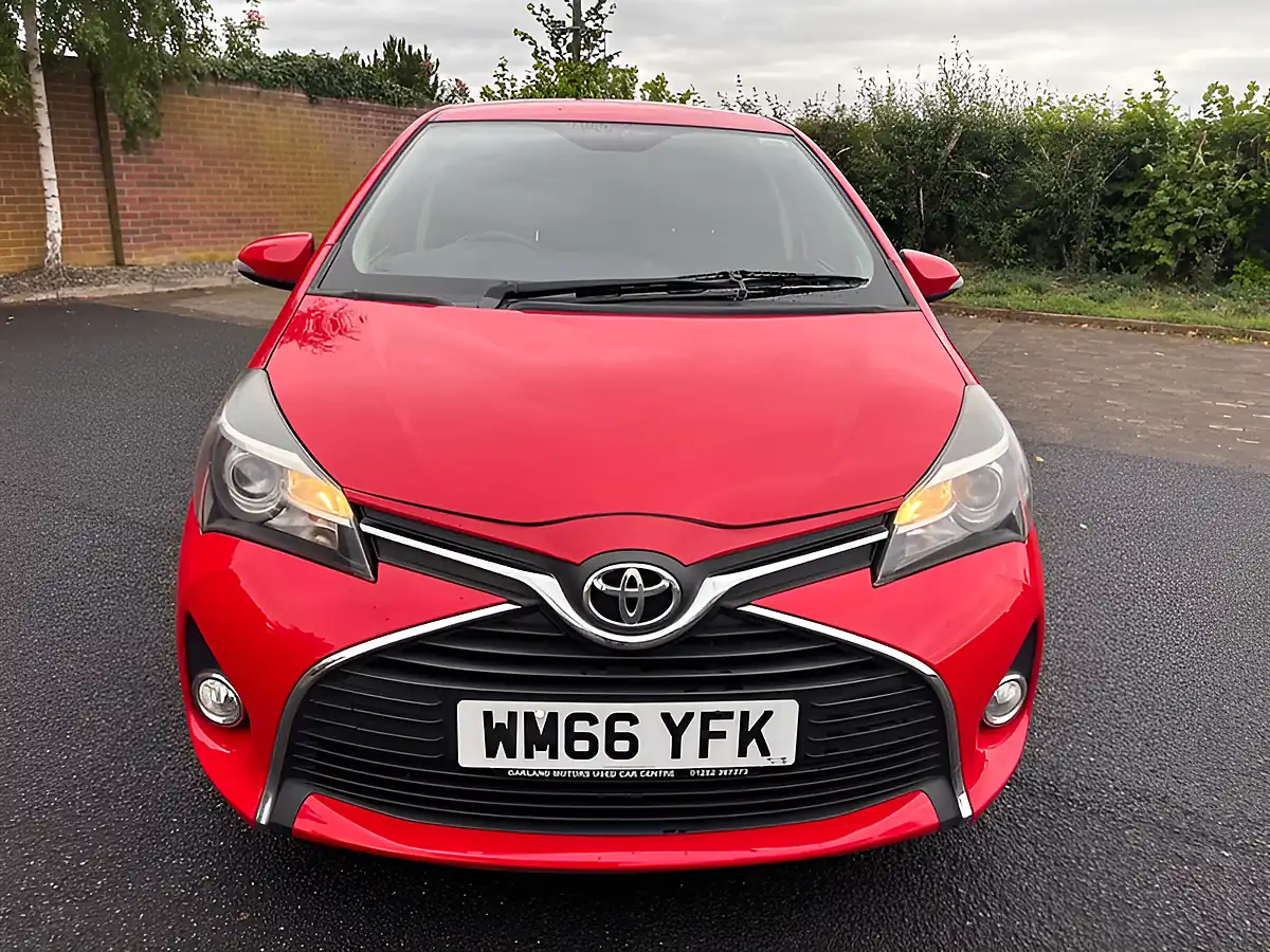 Used 2017 Toyota Yaris Icon M-Drive Red - Interior and Exterior details 3