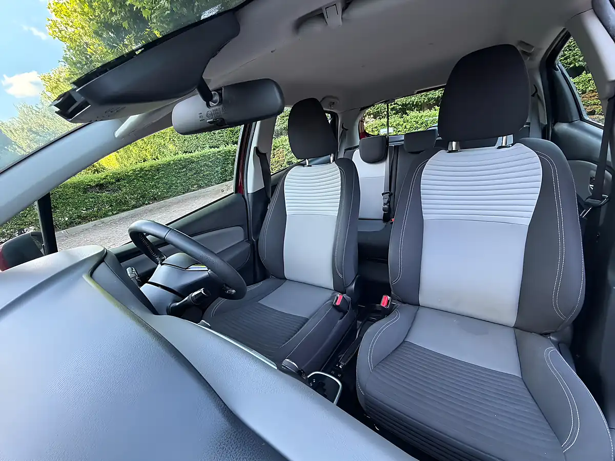 Used 2017 Toyota Yaris Icon Red - Interior and Exterior details 19