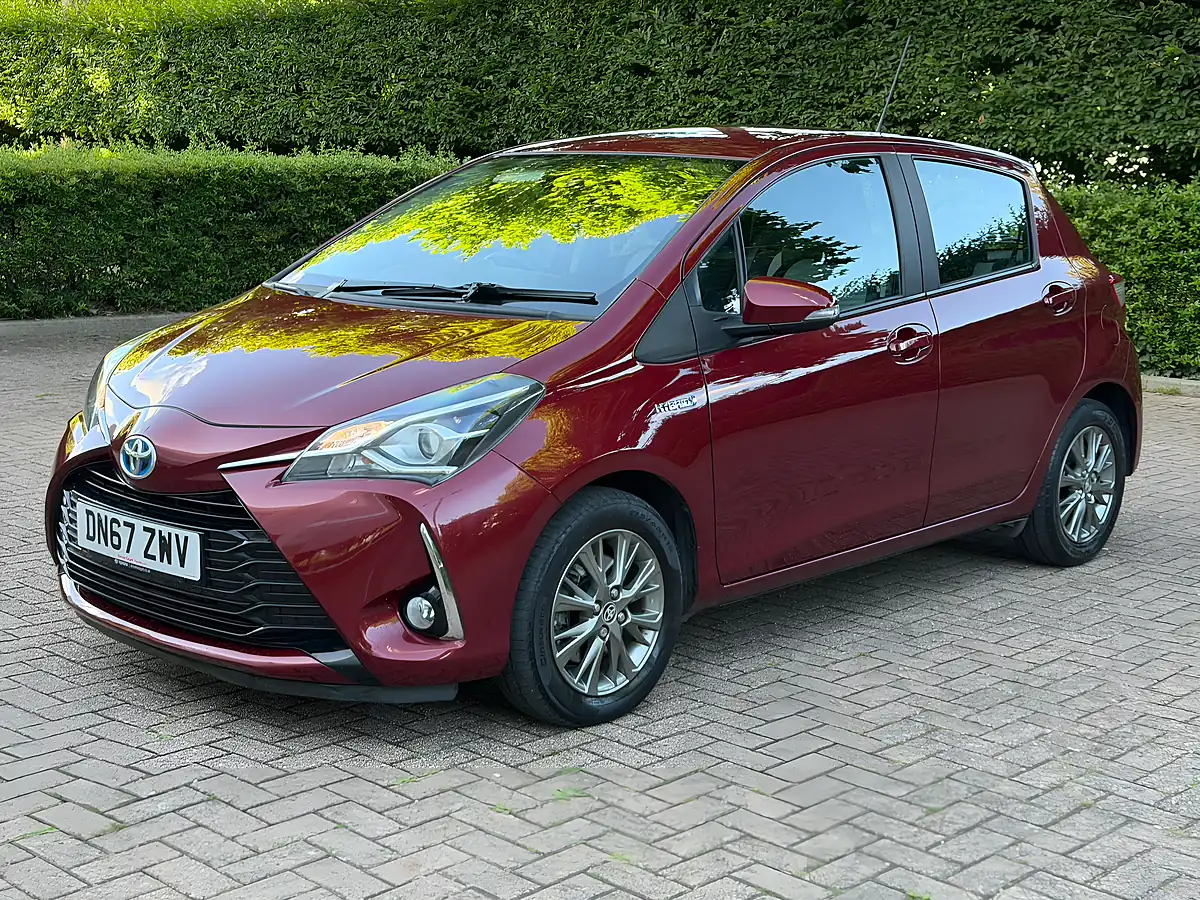 Used 2017 Toyota Yaris Icon Red - Interior and Exterior details 3