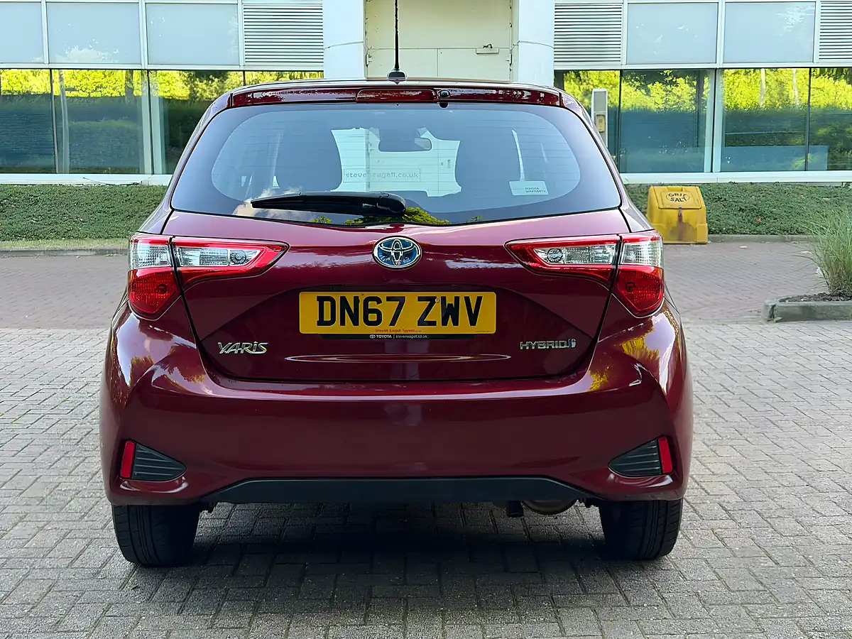 Used 2017 Toyota Yaris Icon Red - Interior and Exterior details 4