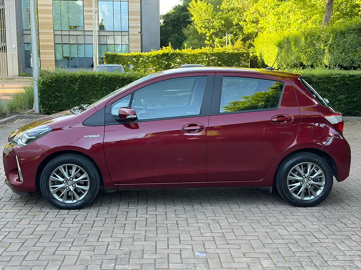 Used 2017 Toyota Yaris Icon Red - Interior and Exterior details 7