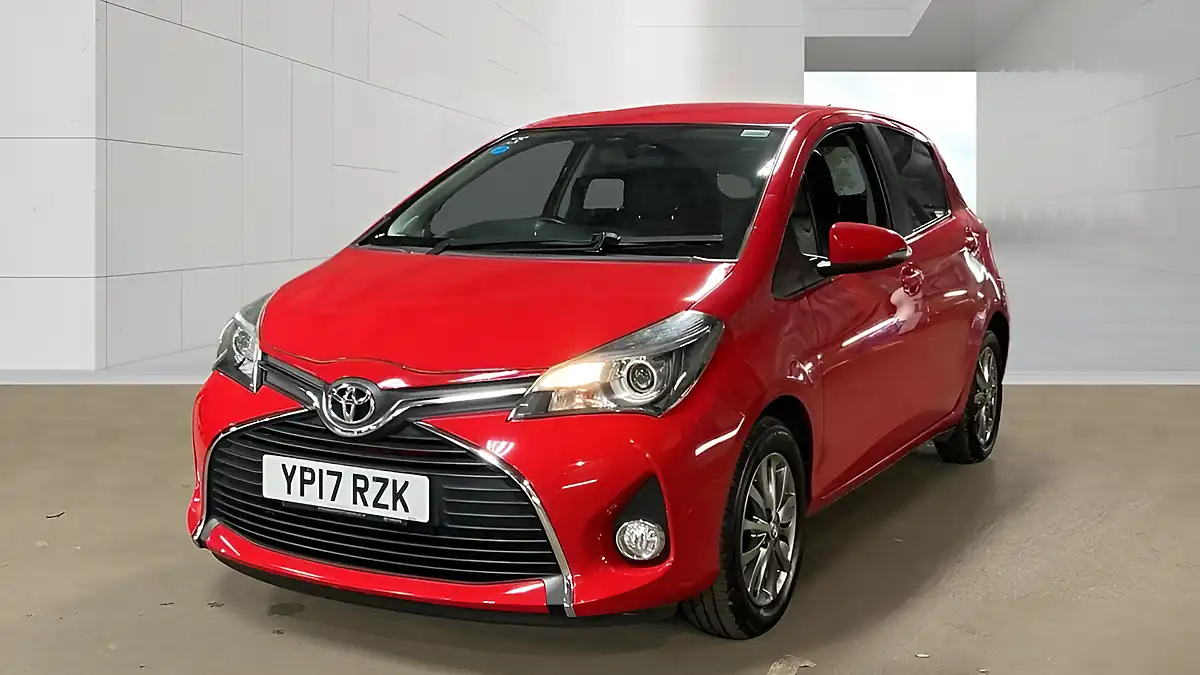 Used 2017 Toyota Yaris Icon Red - Interior and Exterior details 5