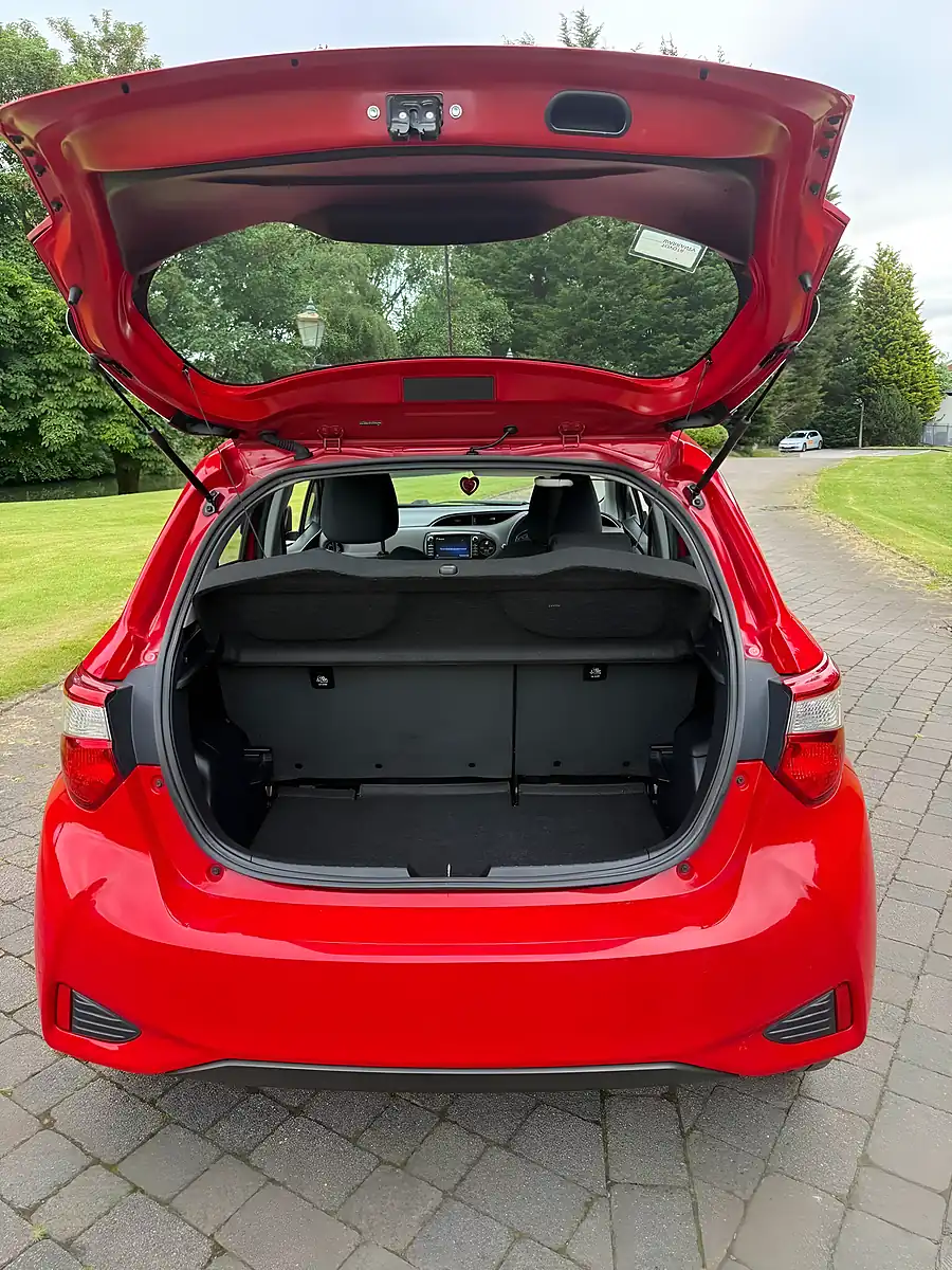 Used 2017 Toyota Yaris Icon Red - Interior and Exterior details 10