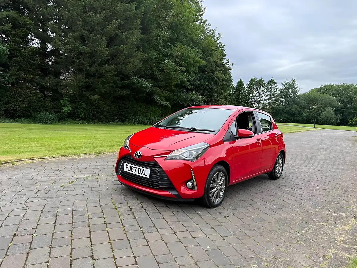 Used 2017 Toyota Yaris Icon Red - Interior and Exterior details 9