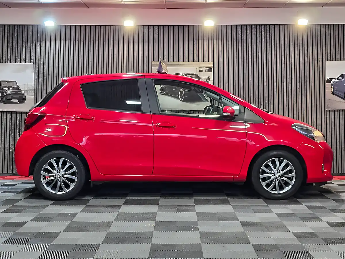 Used 2017 Toyota Yaris Icon Red - Interior and Exterior details 2