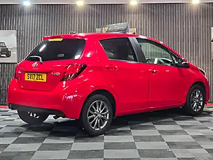 Used 2017 Toyota Yaris Icon Red - Interior and Exterior details 3