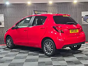 Used 2017 Toyota Yaris Icon Red - Interior and Exterior details 5