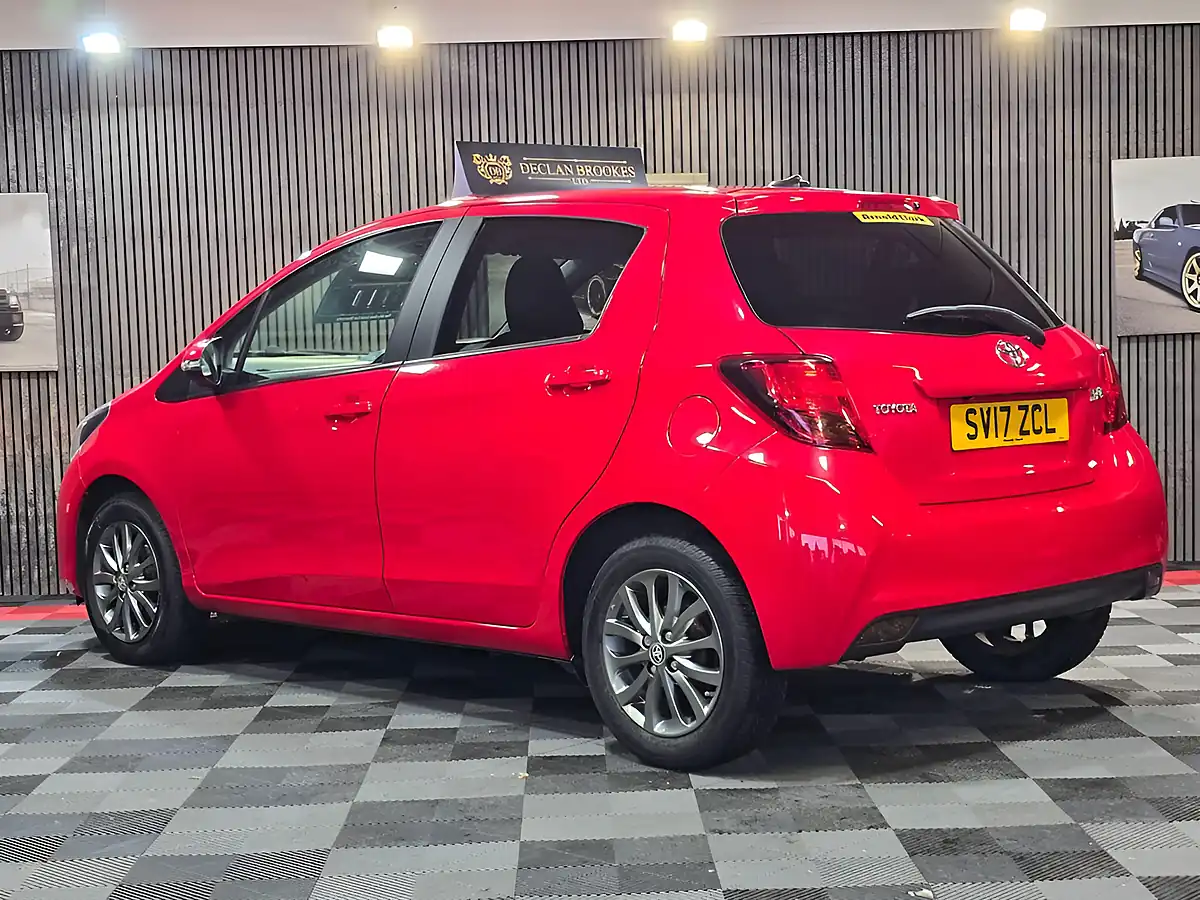 Used 2017 Toyota Yaris Icon Red - Interior and Exterior details 5