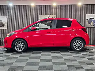 Used 2017 Toyota Yaris Icon Red - Interior and Exterior details 6