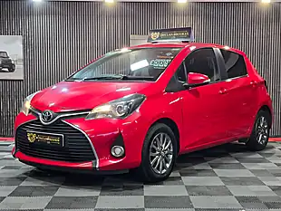 Used 2017 Toyota Yaris Icon Red - Interior and Exterior details 7