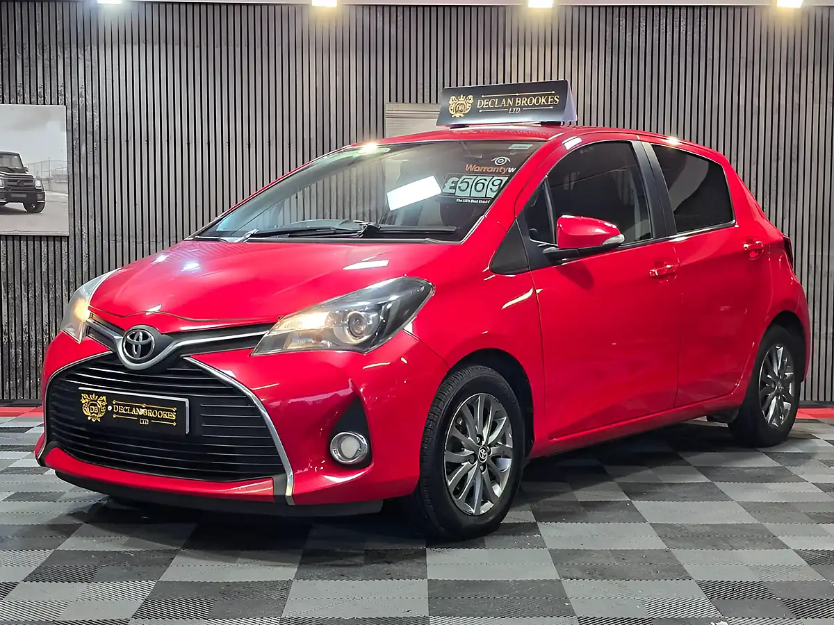 Used 2017 Toyota Yaris Icon Red - Interior and Exterior details 7