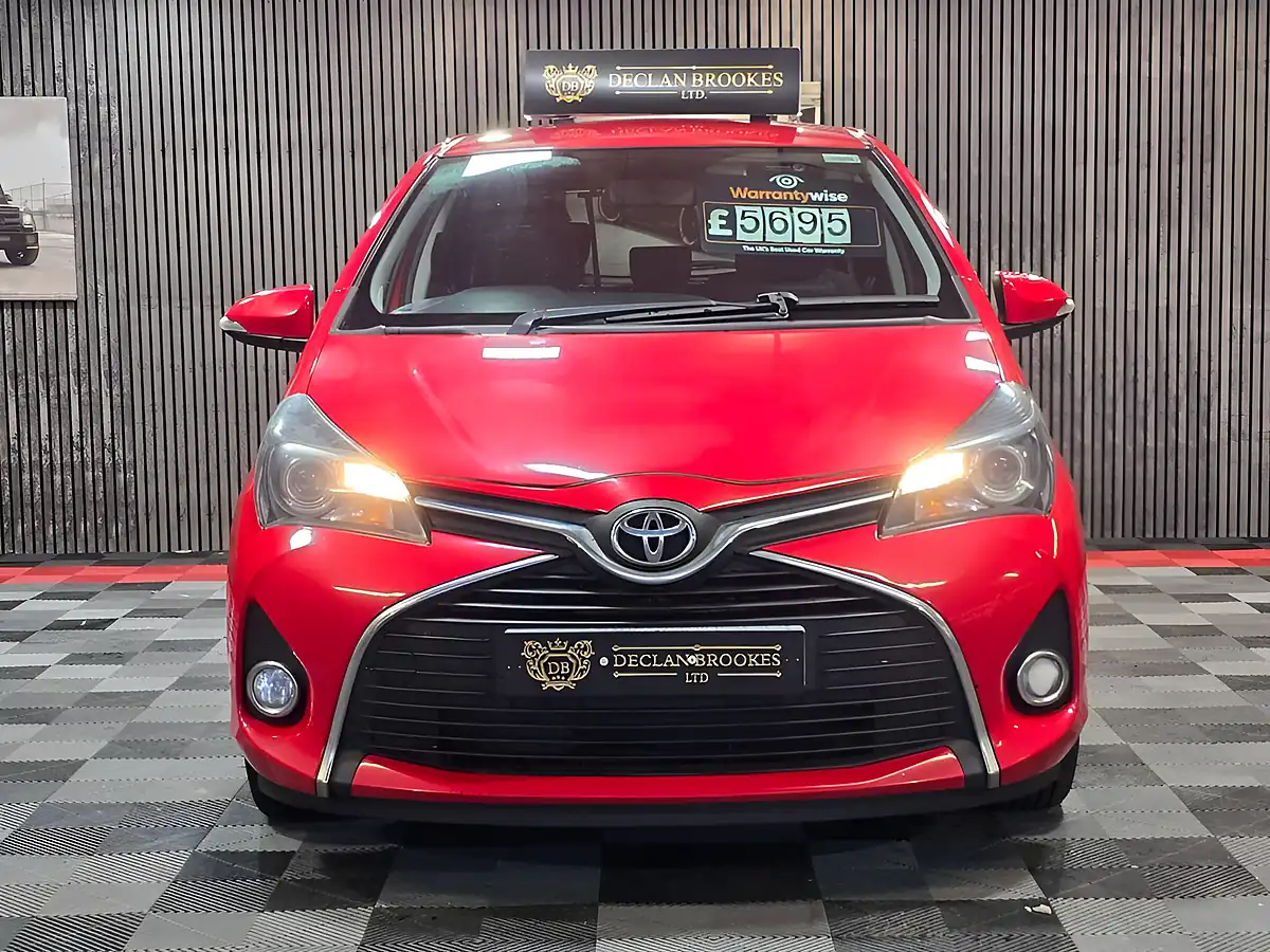 Used 2017 Toyota Yaris Icon Red - Interior and Exterior details 8