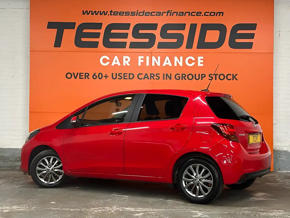 Used 2017 Toyota Yaris Icon Red - Interior and Exterior details 6