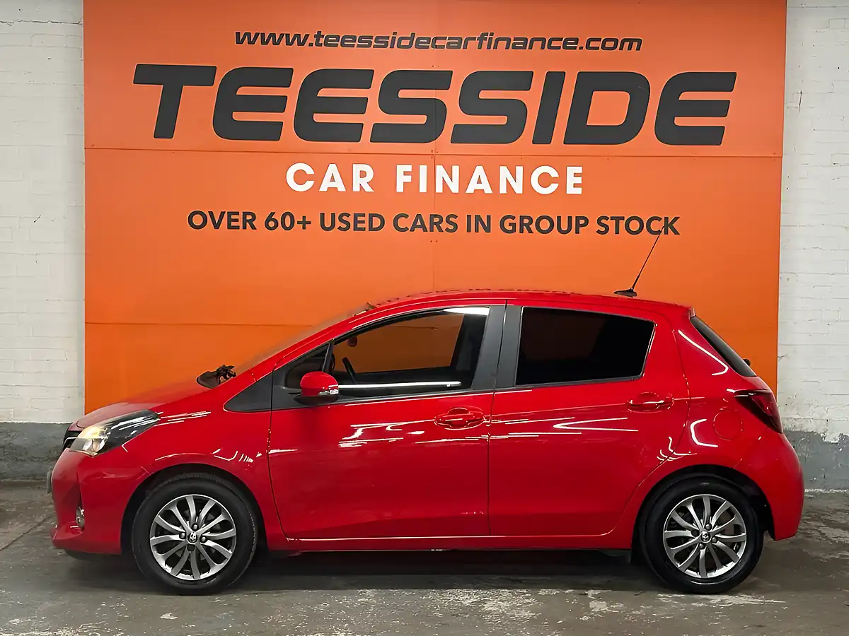 Used 2017 Toyota Yaris Icon Red - Interior and Exterior details 8