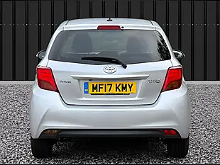Used 2017 Toyota Yaris Icon Silver - Interior and Exterior details 5