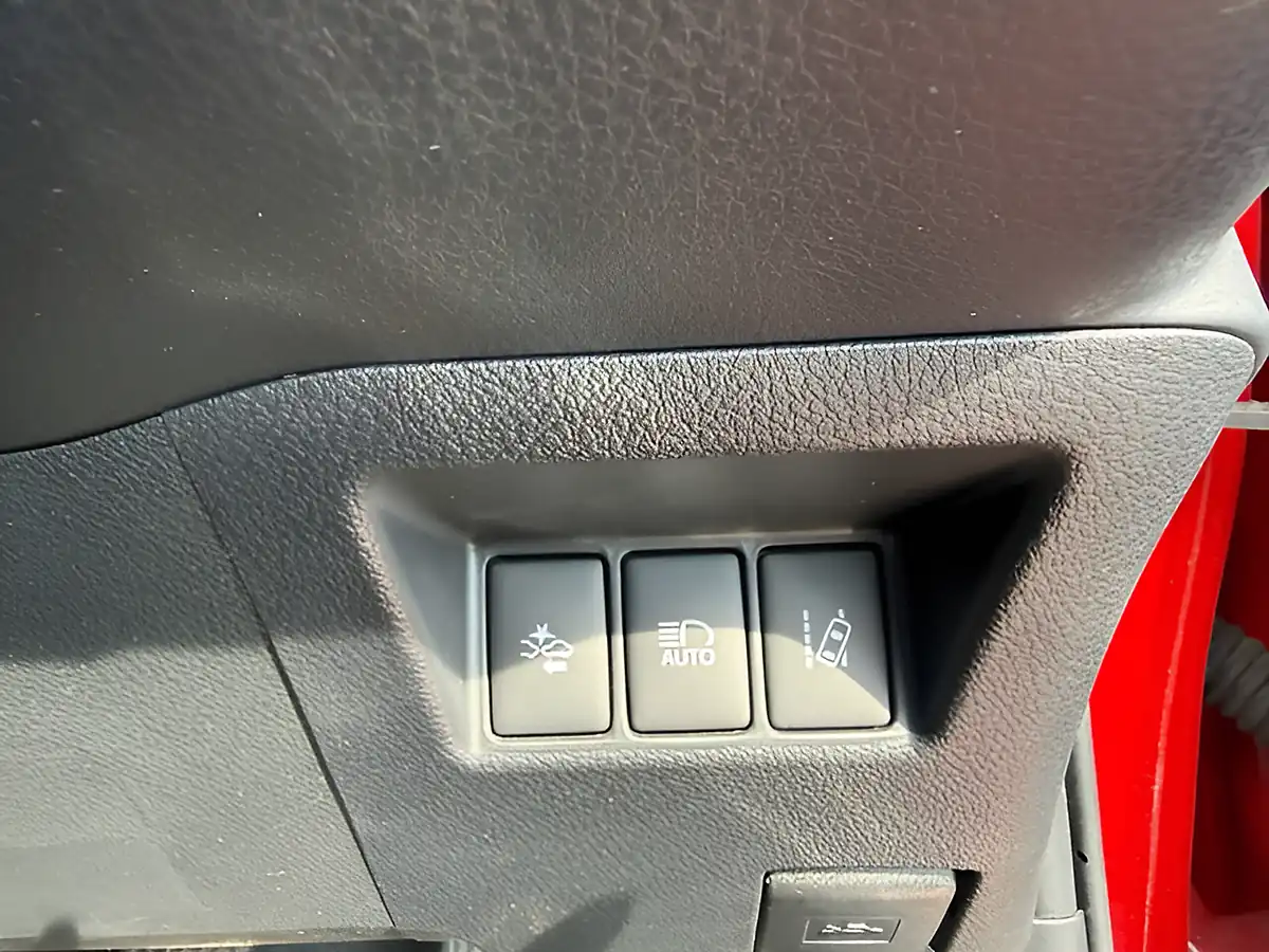 Used 2017 Toyota Yaris Icon Tech Red - Interior and Exterior details 17