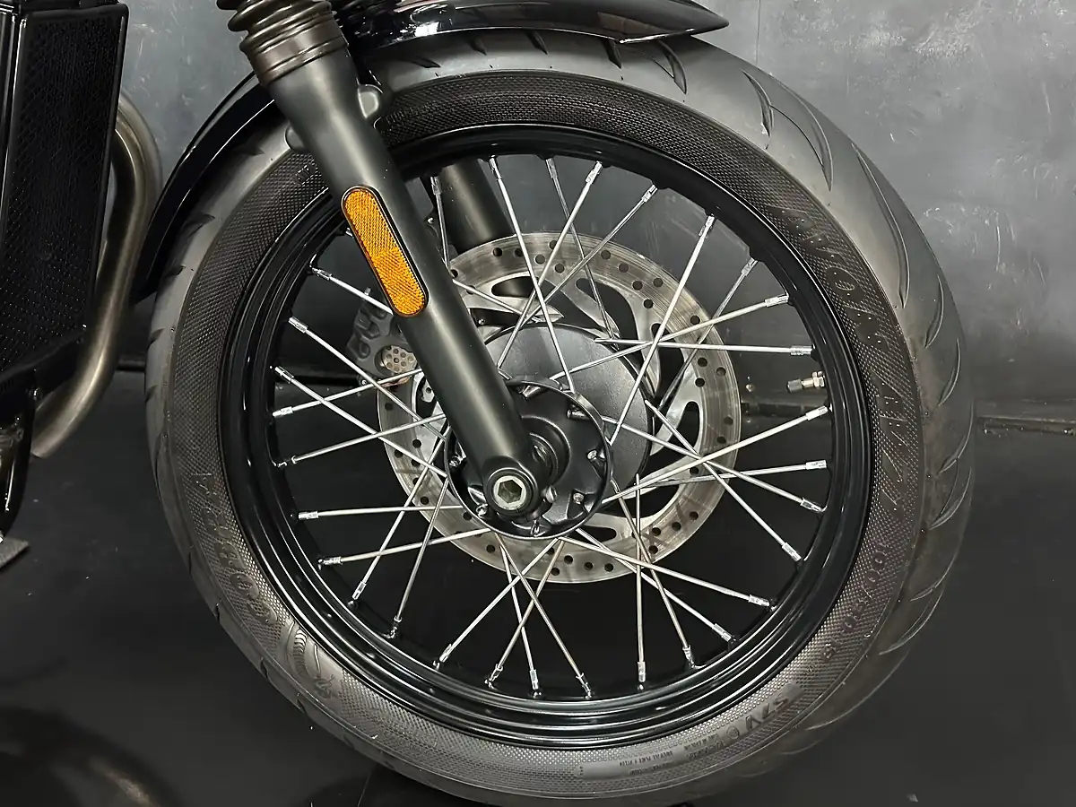 Used 2017 Triumph Bobber 1200 Black - Interior and Exterior details 14