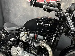 Used 2017 Triumph Bobber 1200 Black - Interior and Exterior details 16