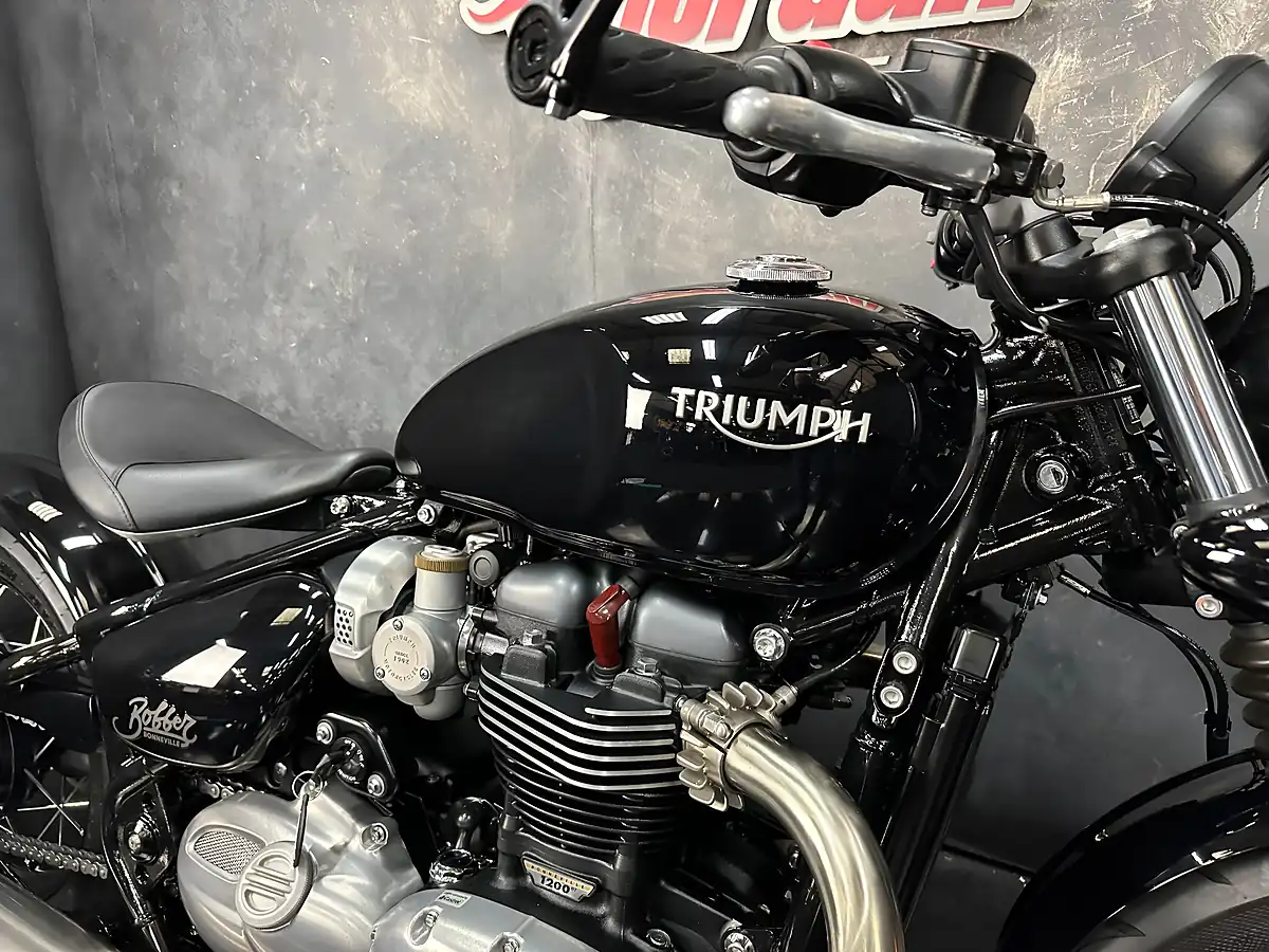 Used 2017 Triumph Bobber 1200 Black - Interior and Exterior details 16