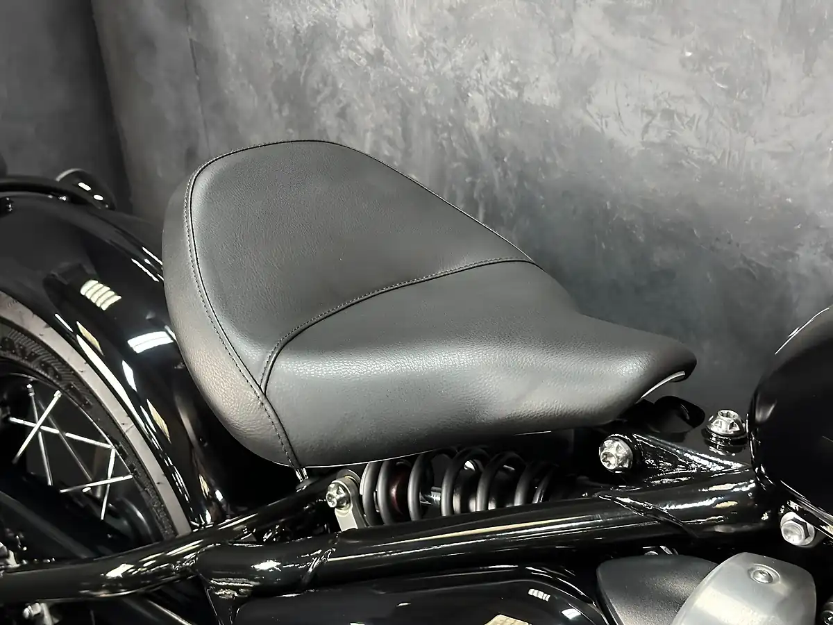 Used 2017 Triumph Bobber 1200 Black - Interior and Exterior details 17