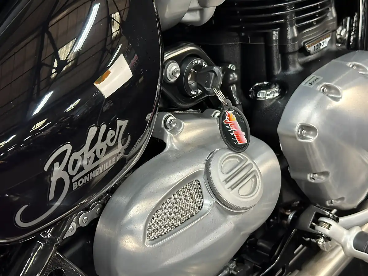 Used 2017 Triumph Bobber 1200 Black - Interior and Exterior details 20