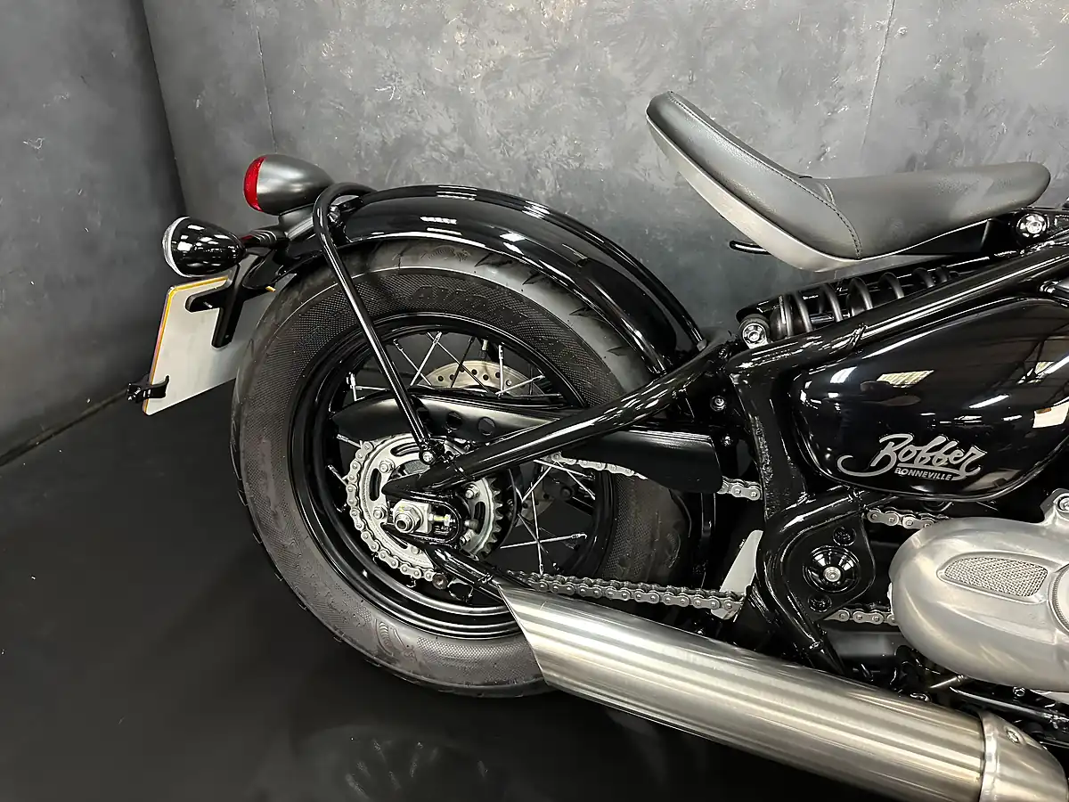 Used 2017 Triumph Bobber 1200 Black - Interior and Exterior details 7