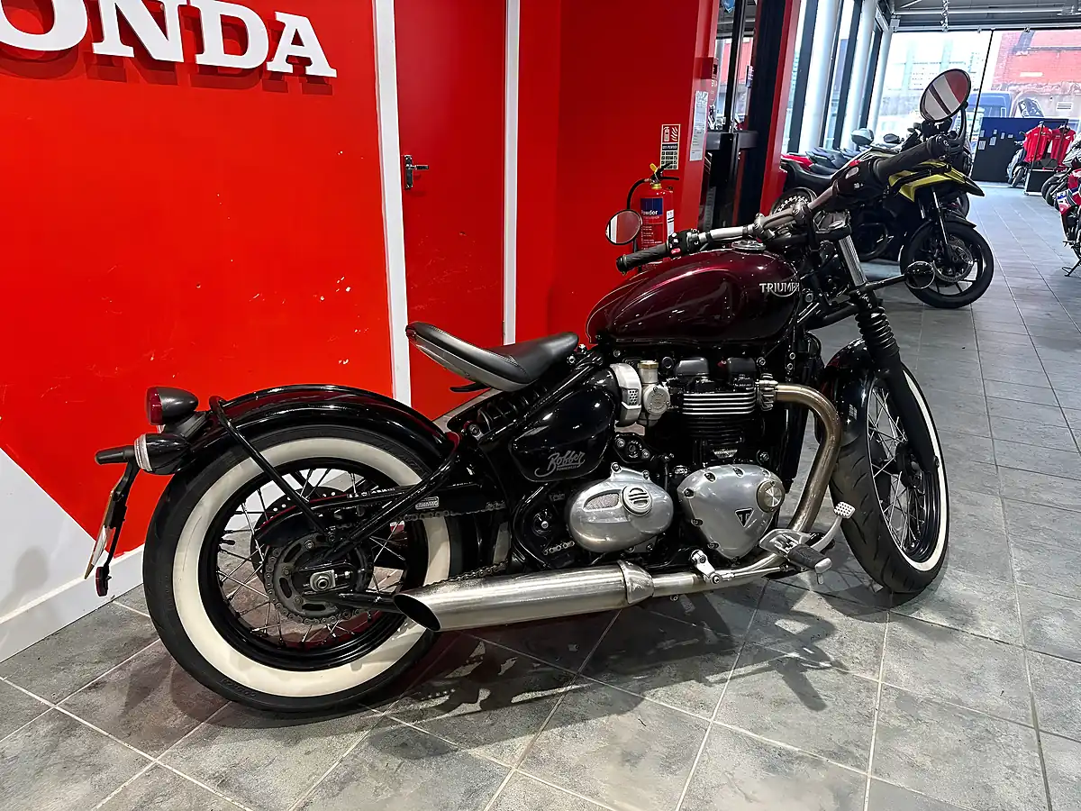 Used 2017 Triumph Bonneville Bobber Red - Interior and Exterior details 3