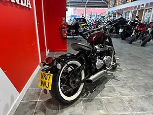 Used 2017 Triumph Bonneville Bobber Red - Interior and Exterior details 4