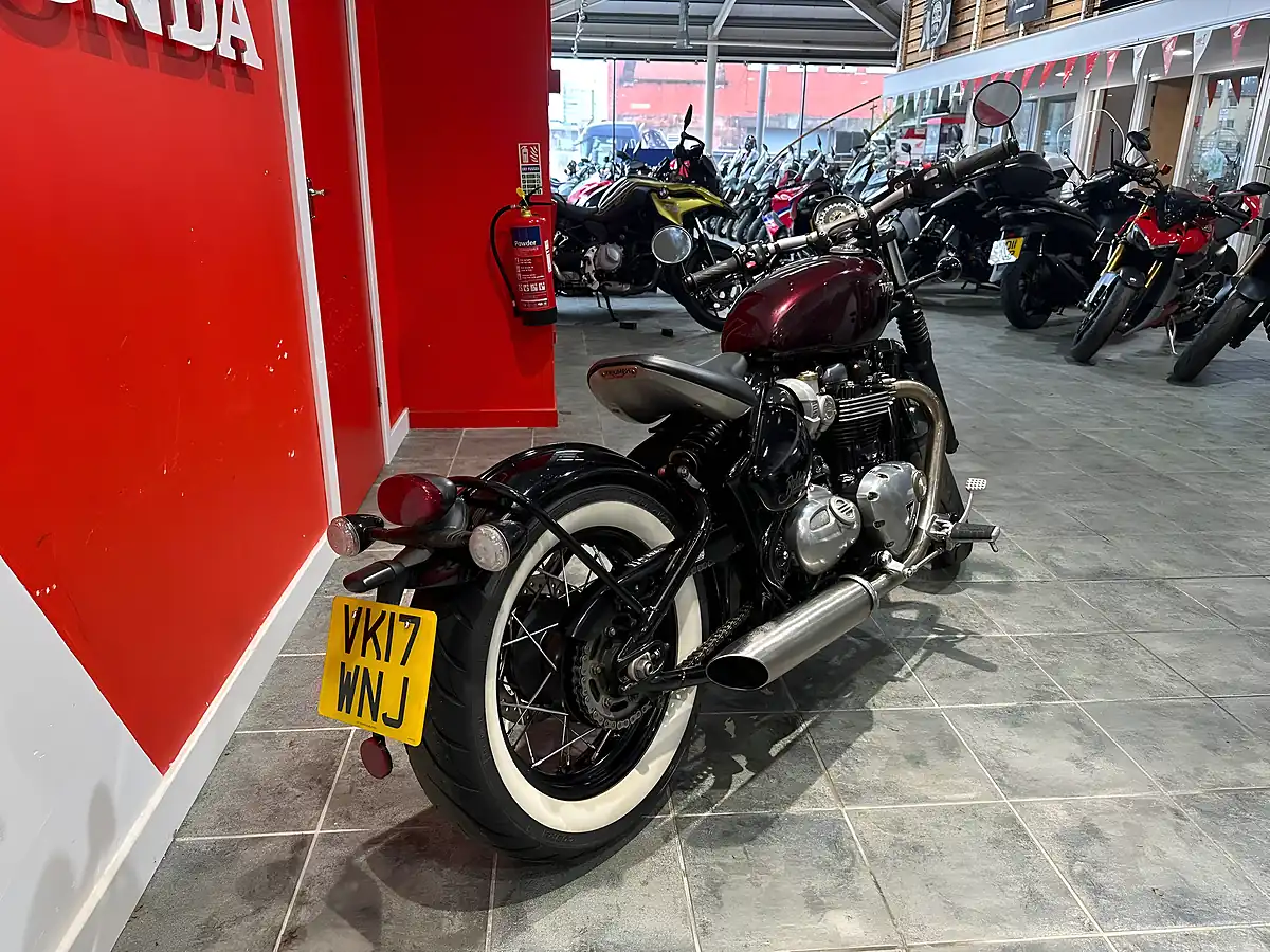 Used 2017 Triumph Bonneville Bobber Red - Interior and Exterior details 4