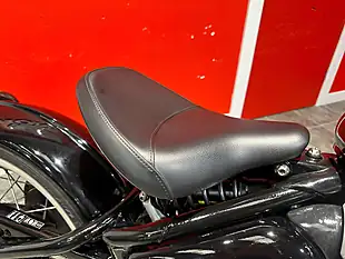 Used 2017 Triumph Bonneville Bobber Red - Interior and Exterior details 9