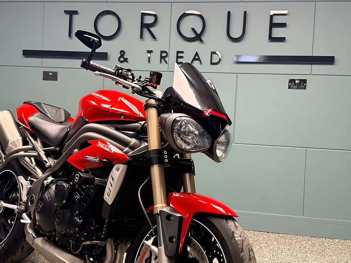 Used 2017 Triumph Speed Triple 1050 S Red - Interior and Exterior details 10