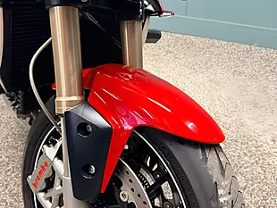 Used 2017 Triumph Speed Triple 1050 S Red - Interior and Exterior details 11