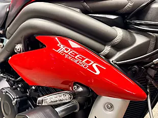 Used 2017 Triumph Speed Triple 1050 S Red - Interior and Exterior details 12