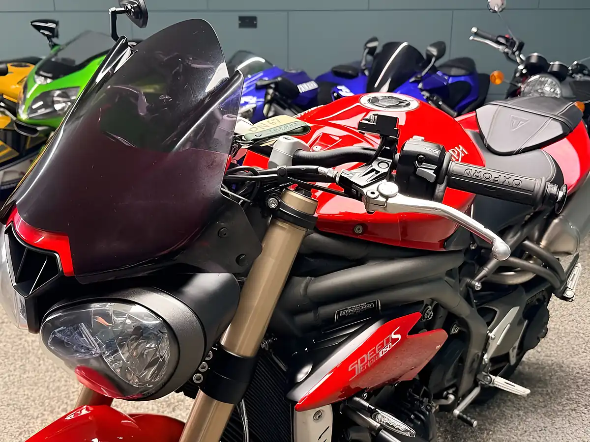 Used 2017 Triumph Speed Triple 1050 S Red - Interior and Exterior details 18