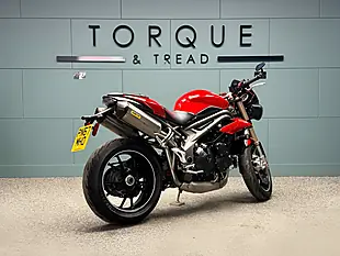 Used 2017 Triumph Speed Triple 1050 S Red - Interior and Exterior details 3