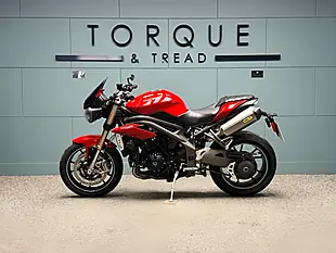 Used 2017 Triumph Speed Triple 1050 S Red - Interior and Exterior details 8