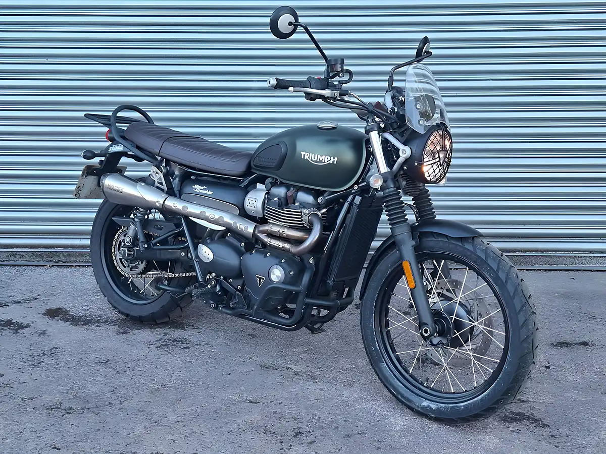 Used 2017 Triumph Street Scrambler Green - Front View