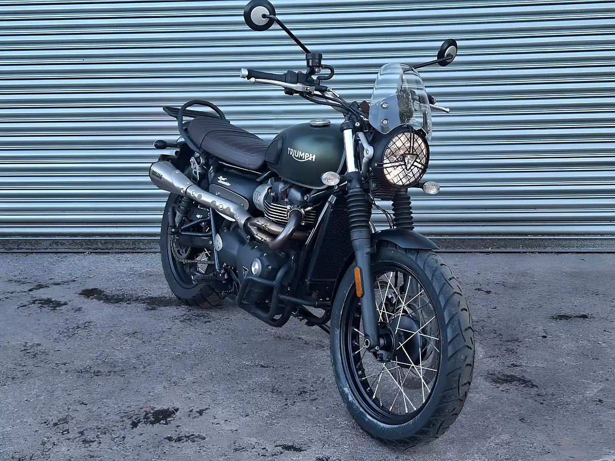 Used 2017 Triumph Street Scrambler Green - Interior and Exterior details 2