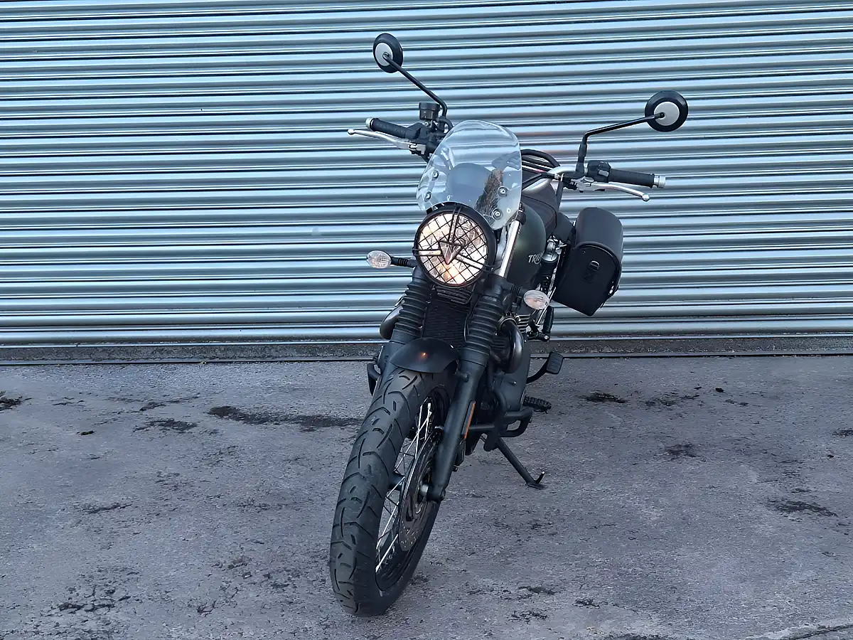 Used 2017 Triumph Street Scrambler Green - Interior and Exterior details 4