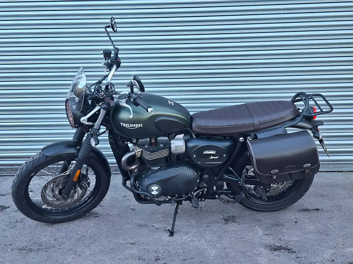 Used 2017 Triumph Street Scrambler Green - Interior and Exterior details 7