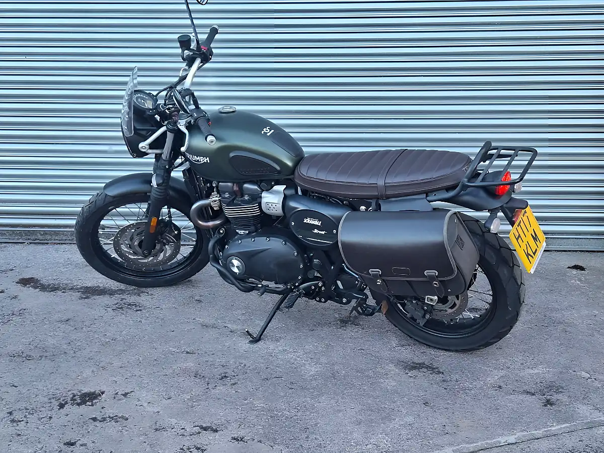 Used 2017 Triumph Street Scrambler Green - Interior and Exterior details 8