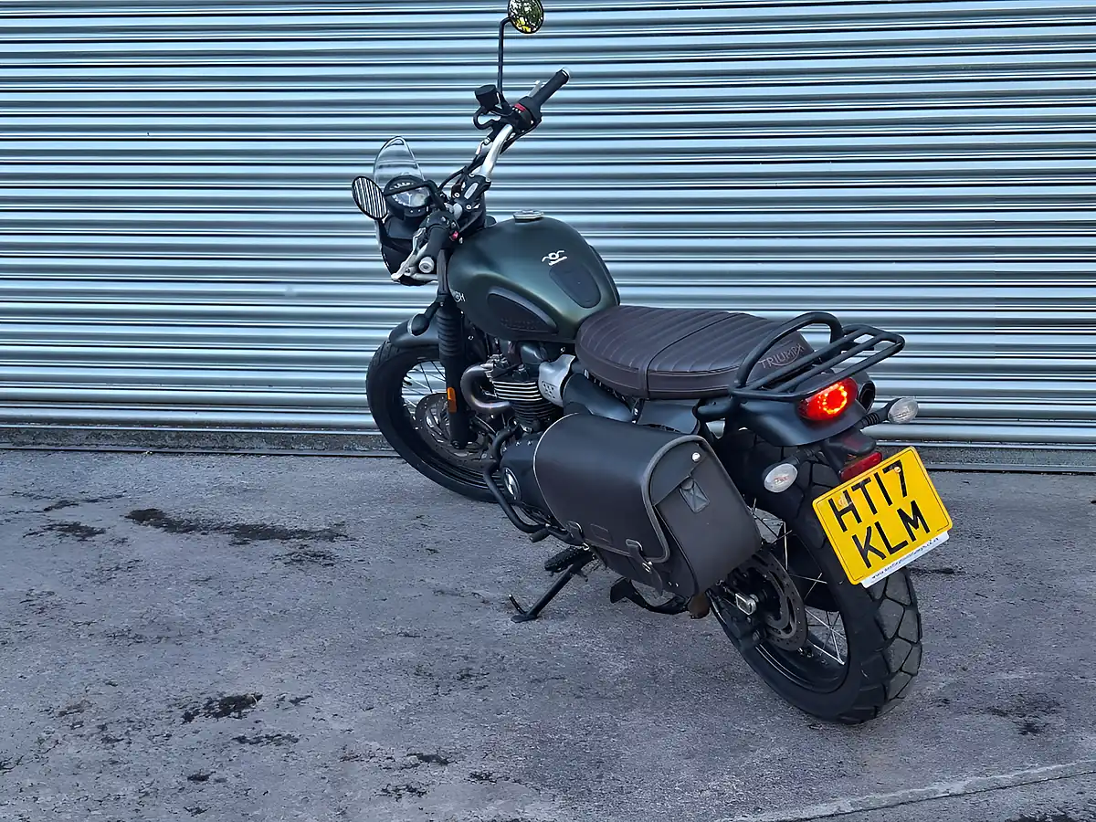 Used 2017 Triumph Street Scrambler Green - Interior and Exterior details 9