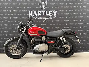 Used 2017 Triumph Street Scrambler Red - Interior and Exterior details 2