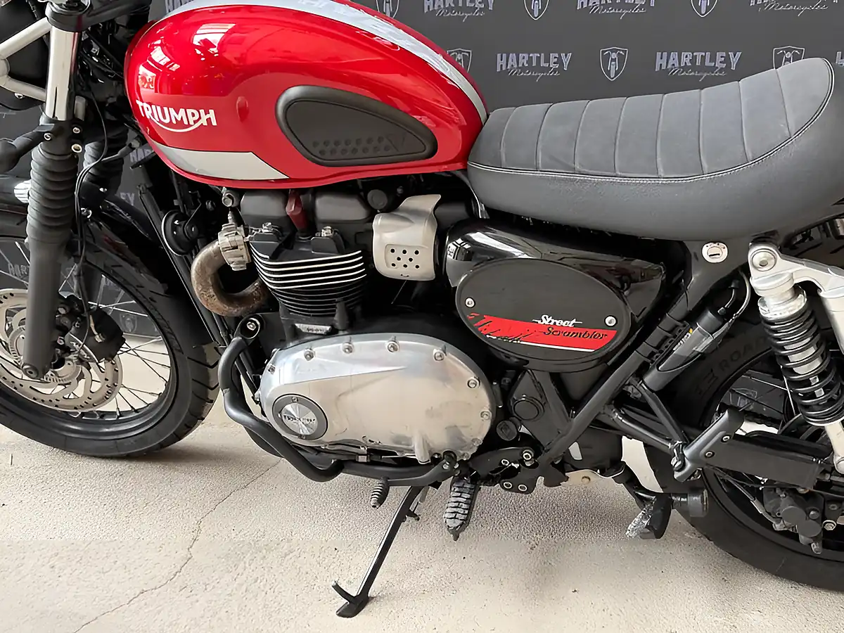 Used 2017 Triumph Street Scrambler Red - Interior and Exterior details 5