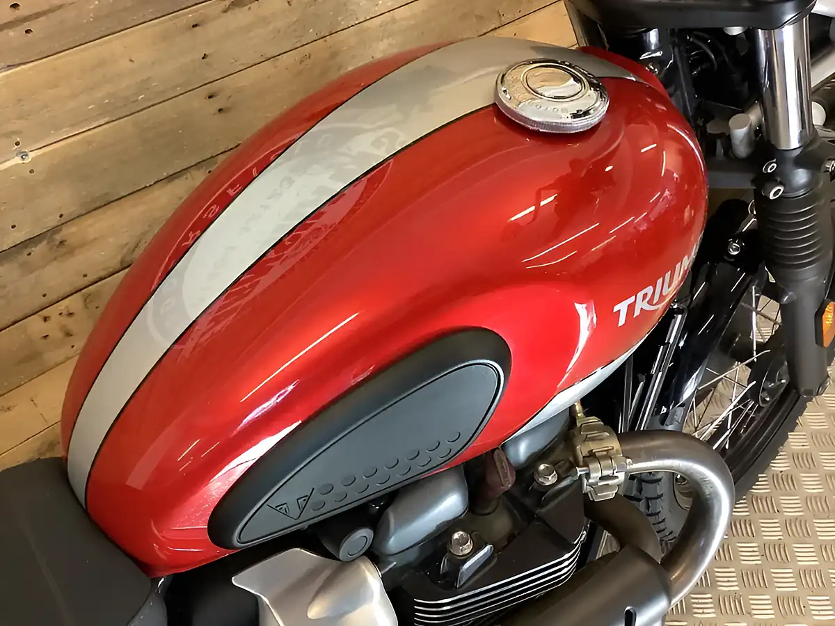 Used 2017 Triumph Street Scrambler Red - Interior and Exterior details 11