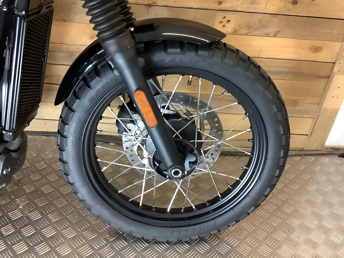 Used 2017 Triumph Street Scrambler Red - Interior and Exterior details 17