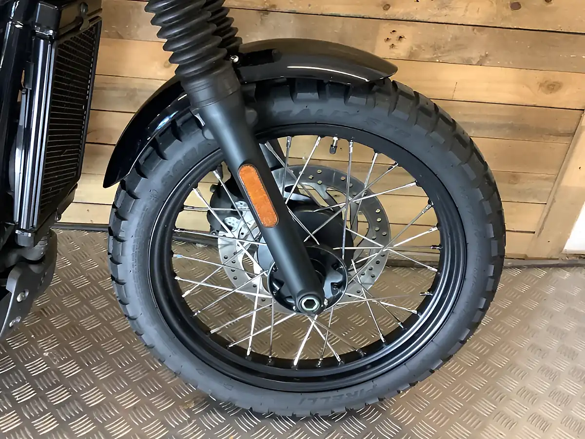 Used 2017 Triumph Street Scrambler Red - Interior and Exterior details 18